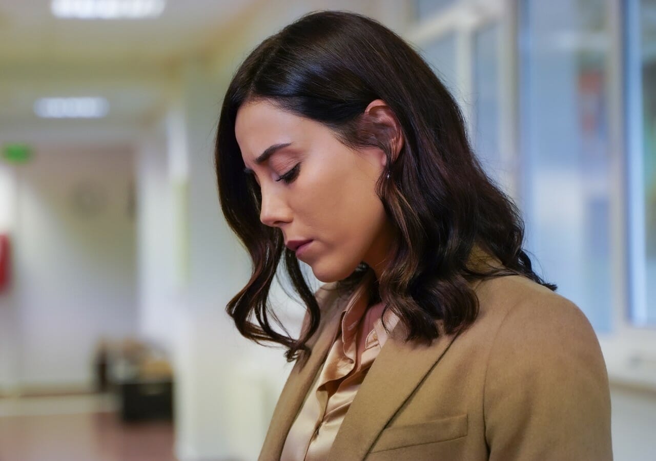 Άπιστος: η Ασιγιά δέχεται τα πυρά του Βολκάν και στη δουλειά της