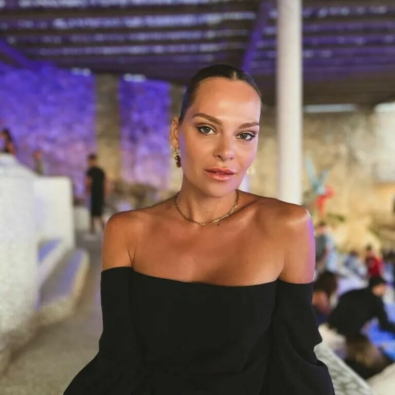 Αντώνης Ρέμος - Υβόννη Μπόσνιακ: Οικογενειακές διακοπές στην Ίο