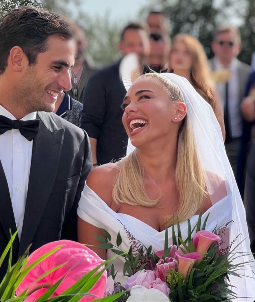 Κόνι Μεταξά: Οι δημόσιες ευχές των γονιών της για τον γάμο της