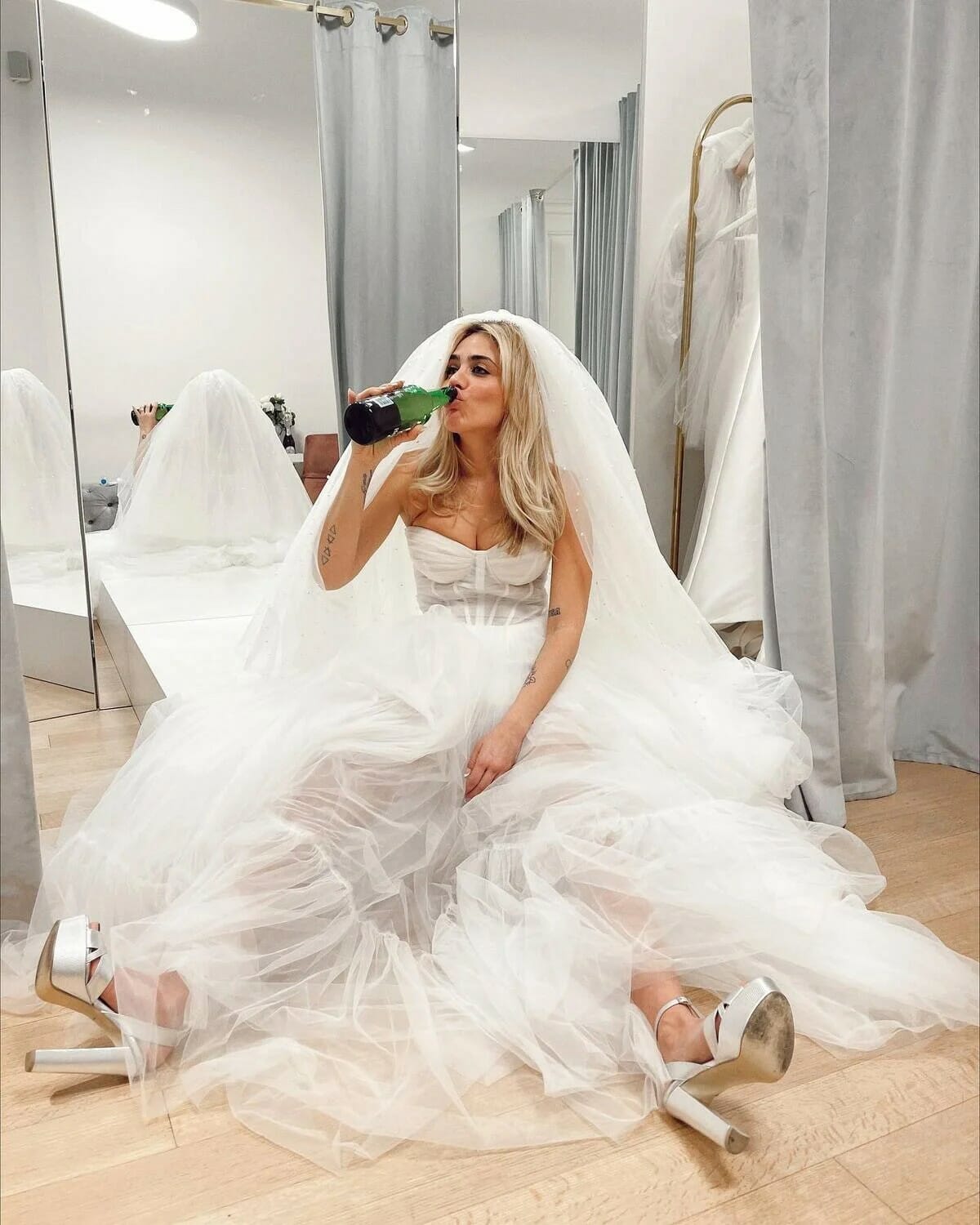 Κόνι Μεταξά: Έγραψε στο νυφικό παπούτσι το όνομα της... μητέρας της