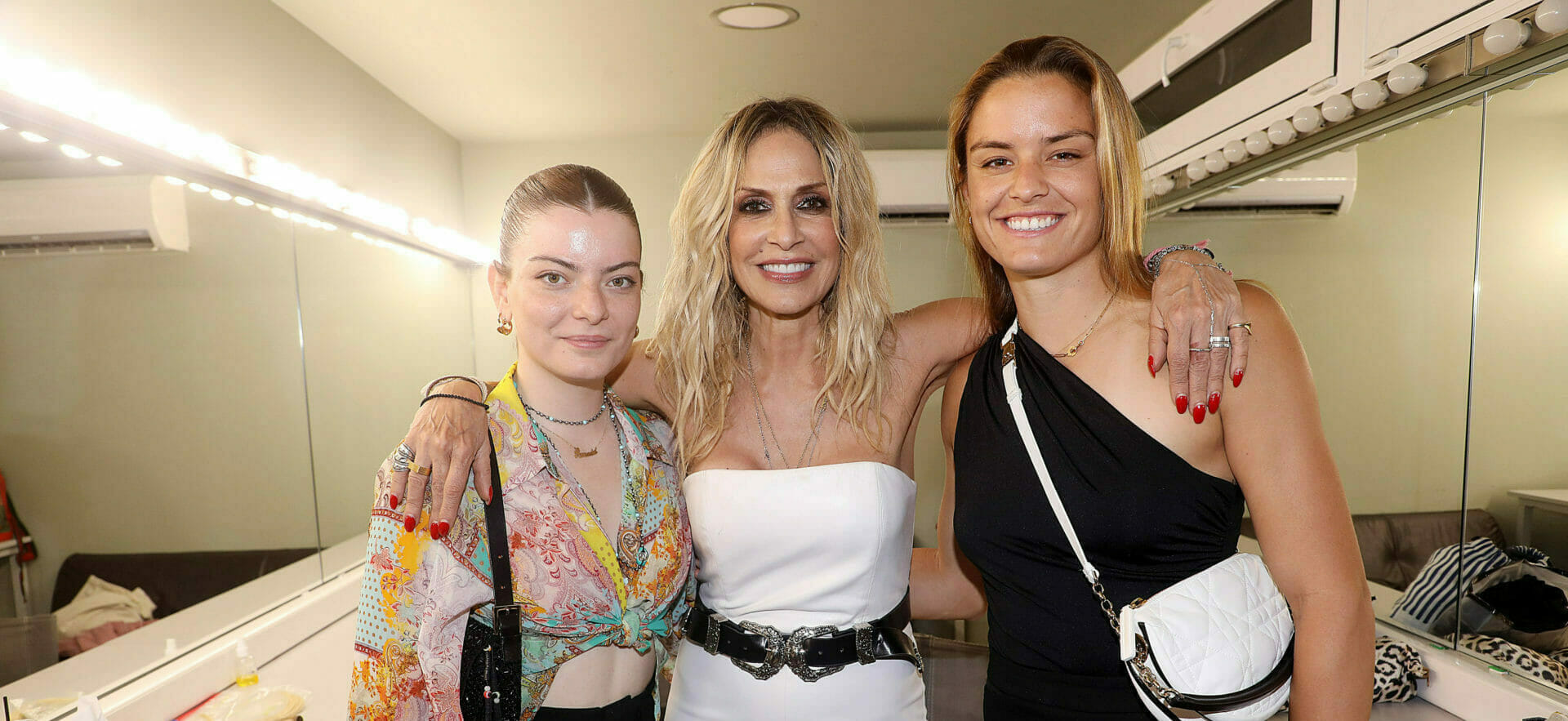 Μαρία Σάκκαρη: Στη συναυλία της Βίσση με κοντό σορτς