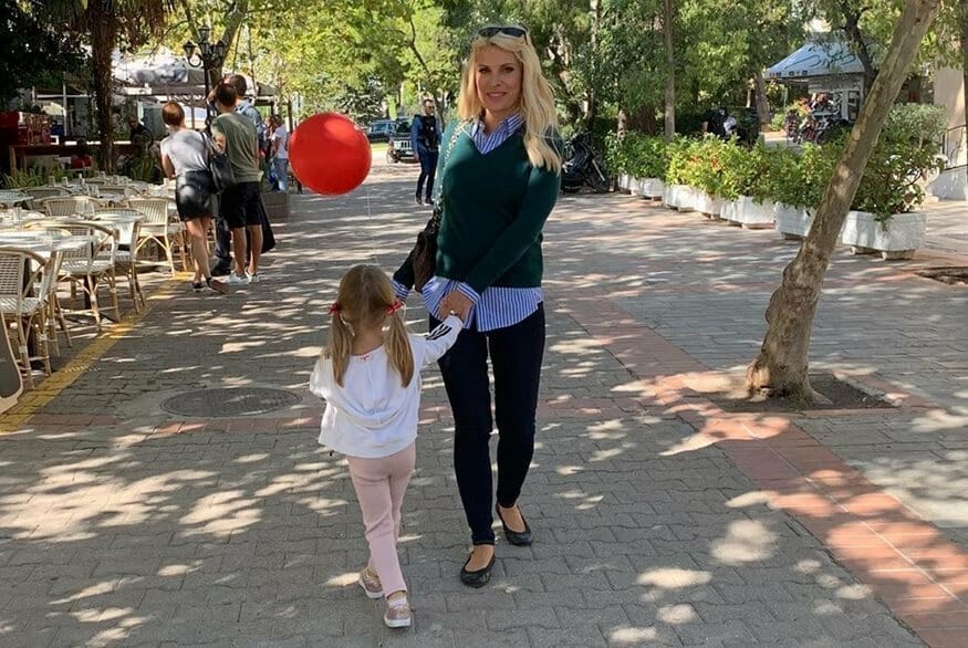 Ελένη Μενεγάκη: Οι δημόσιες ευχές για την γιορτή της μικρής Μαρίνας