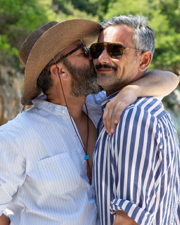 Άγγελος Μπράτης: μας συστήνει τον σύντροφό του με φόντο την Ιθάκη (φωτογραφίες - βίντεο)