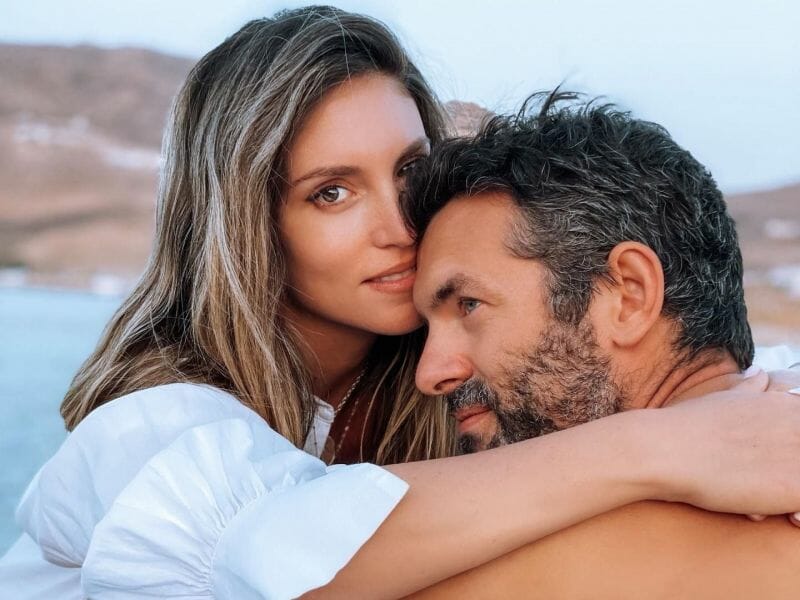 Αθηνά Οικονομάκου – Φίλιππος Μιχόπουλος: Βόλτα στα Ματογιάννια για το ερωτευμένο ζευγάρι