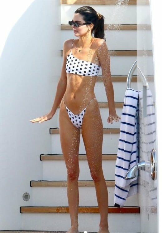 Πουά μπικίνι: Κλασσικό, διαχρονικό και... παιχνιδιάρικο!