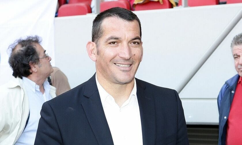 Πύρρος Δήμας: Μαζί με τα τέσσερα παιδιά του για φαγητό