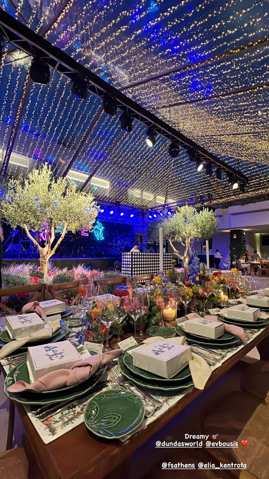 Ευάγγελος Μπούσης-Πίτερ Ντούντας: Το ζευγάρι βάφτισε τα παιδιά του παρουσία του Αρχιεπισκόπου Αμερικής