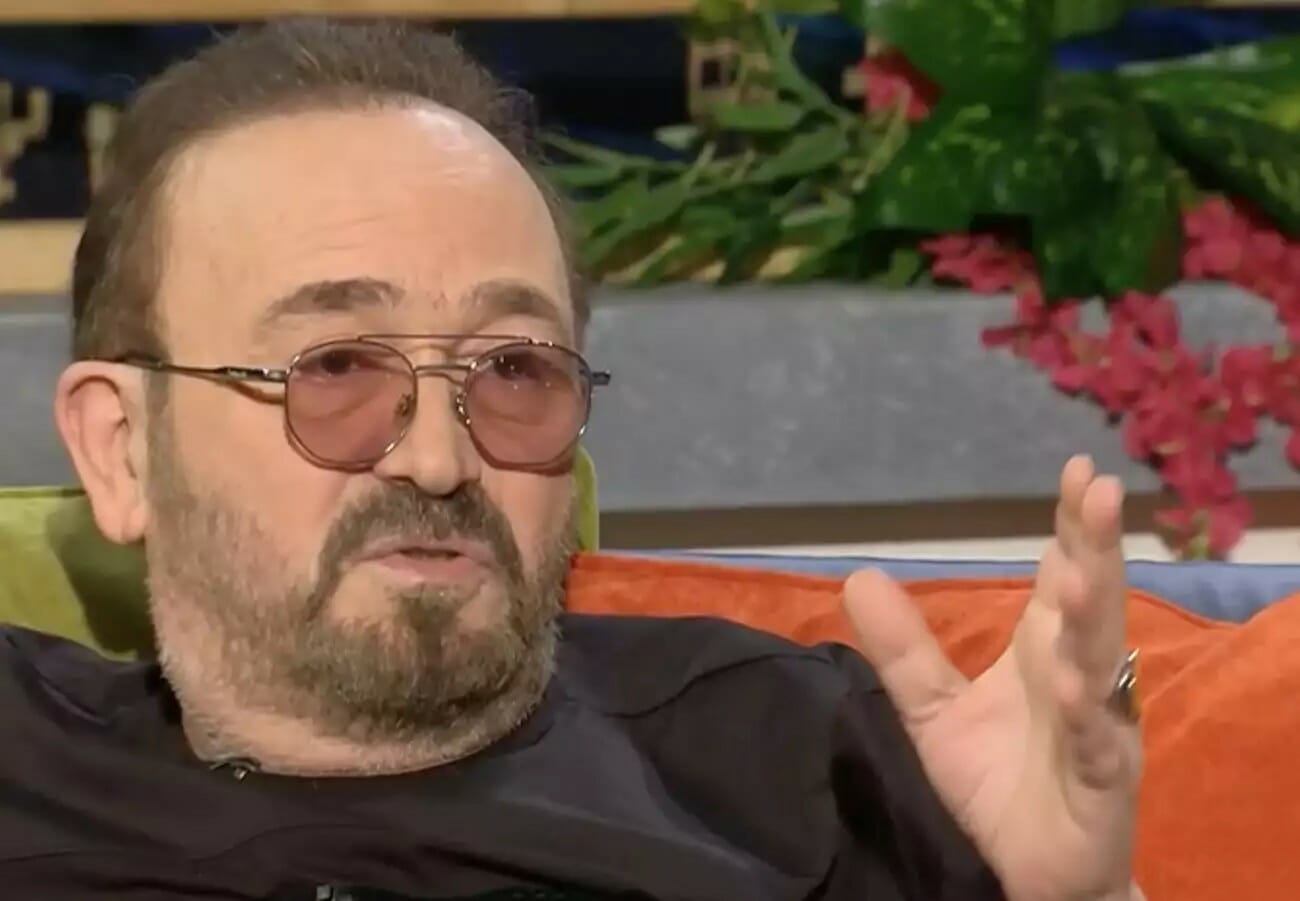 Σταμάτης Γονίδης: Σάλος με συναυλία του – Μετέτρεψαν το γήπεδο σε μπουζούκια με τα πρώτα τραπέζια στα 800 ευρώ