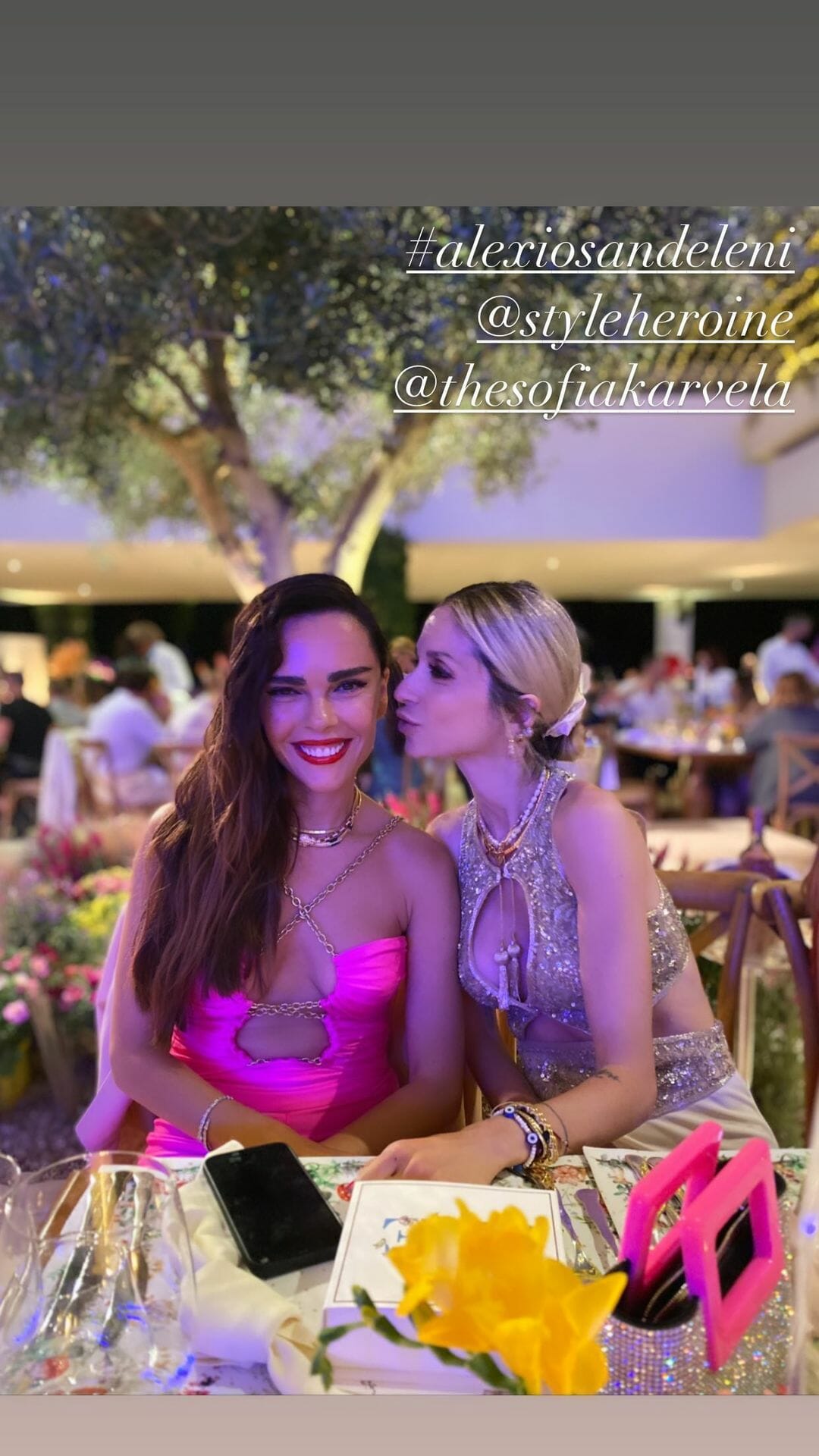 Ευάγγελος Μπούσης-Πίτερ Ντούντας: Το ζευγάρι βάφτισε τα παιδιά του παρουσία του Αρχιεπισκόπου Αμερικής