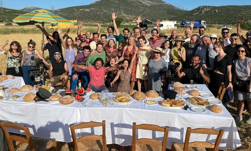 Άγριες Μέλισσες: οι ηθοποιοί τα έσπασαν στο Διαφάνι - Χόρεψαν από τσιφτετέλι μέχρι Macarena