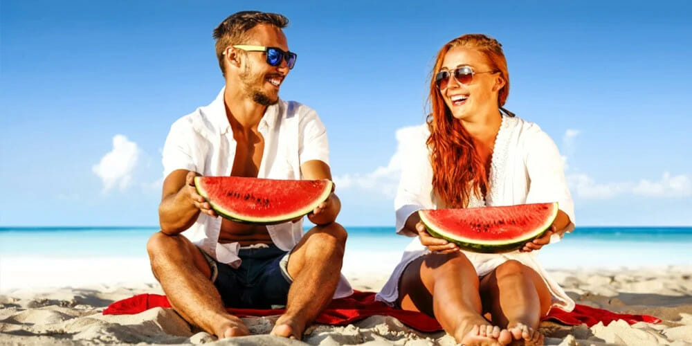 Health Tips: πως η υπερέκθεση στο ηλιακό φως αλλάζει τις διατροφικές συνήθειες