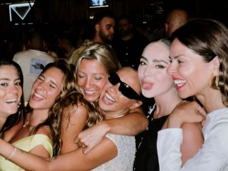 Κόνι Μεταξά: super hot στο pre-wedding πάρτι μαζί με τους καλεσμένους της