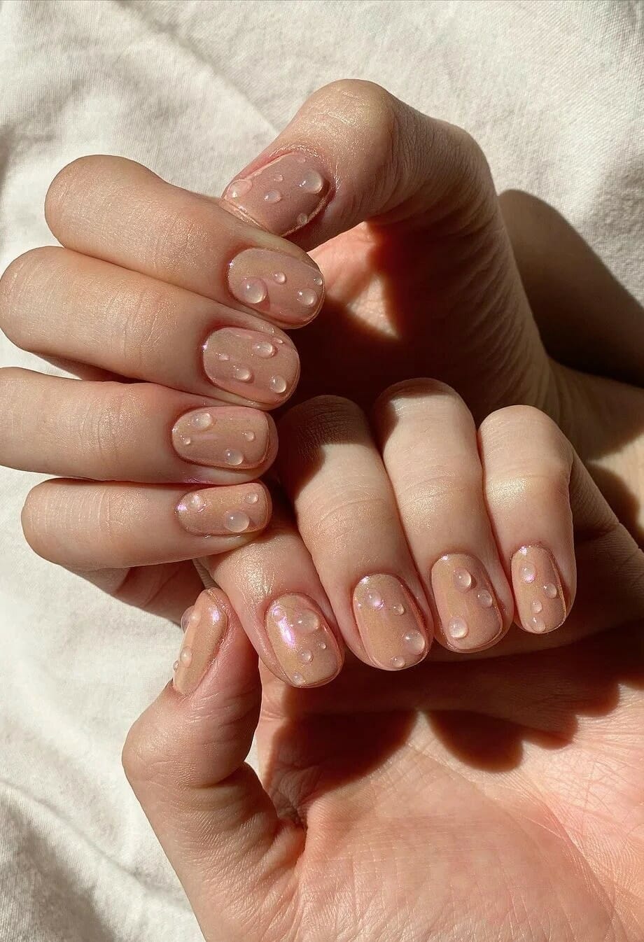 Bubble μανικιούρ: Η νέα τάση στα νύχια και πως θα την πετύχετε