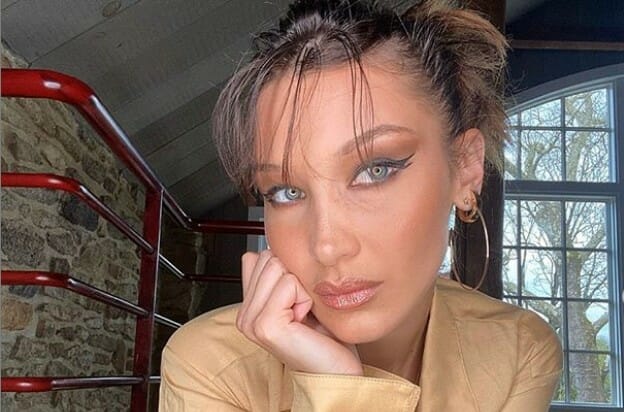 Μπέλα Χαντίντ: Μιλάει για το bullying που έχει βιώσει