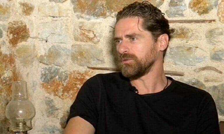 Ο Δημήτρης Λάλος κάνει κατακόρυφο και κλέβει την παράσταση!