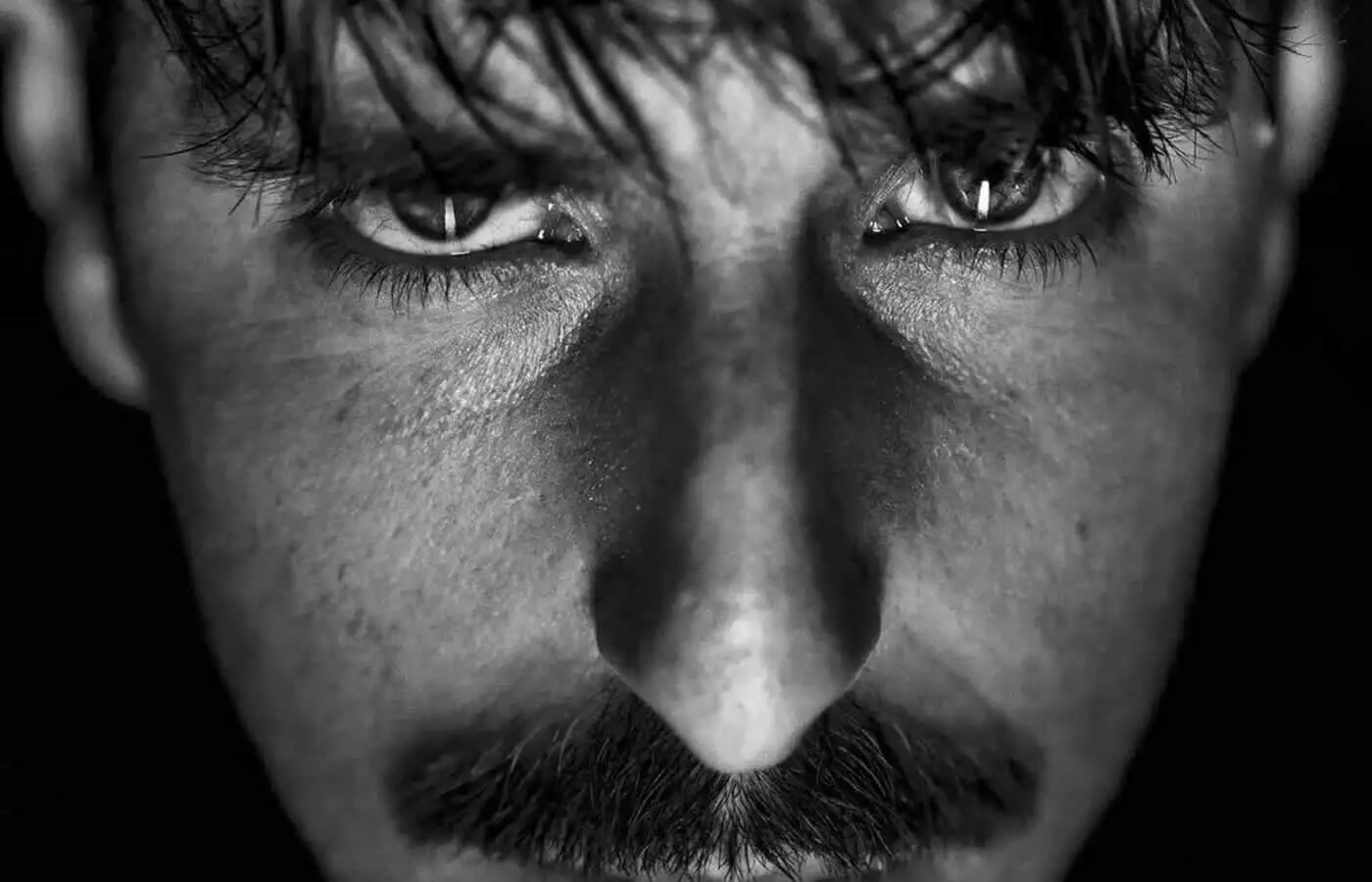 Σασμός: Γιατί ο Γιώργος Γεροντιδάκης εμφανίζεται στη σειρά με ψεύτικο όνομα