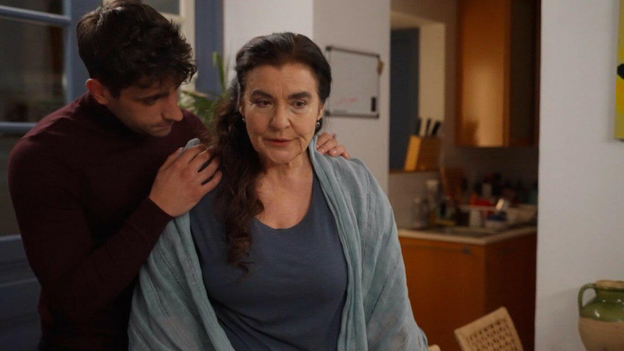 Η γη της ελιάς: «Μυρτάλη, μην παίζεις με το παιδί μου! Πρόσεχε τις κινήσεις σου»