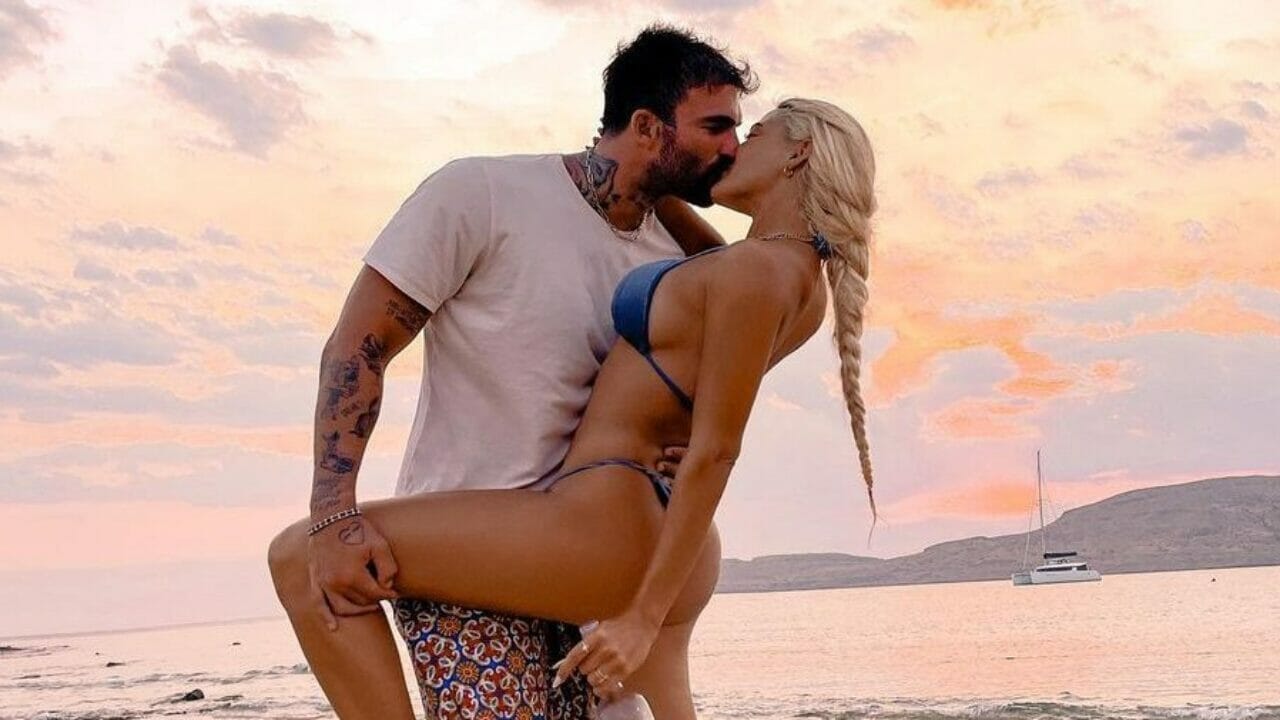 Δημήτρης Αλεξάνδρου: Φωτογραφίζει την εγκυμονούσα Ιωάννα Τούνη στις διακοπές τους στην Ύδρα