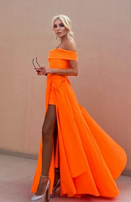 Κατερίνα Καινούργιου: λαμπερή κουμπάρα στον γάμο της Μάιρας Γρυπαίου (φωτογραφίες)