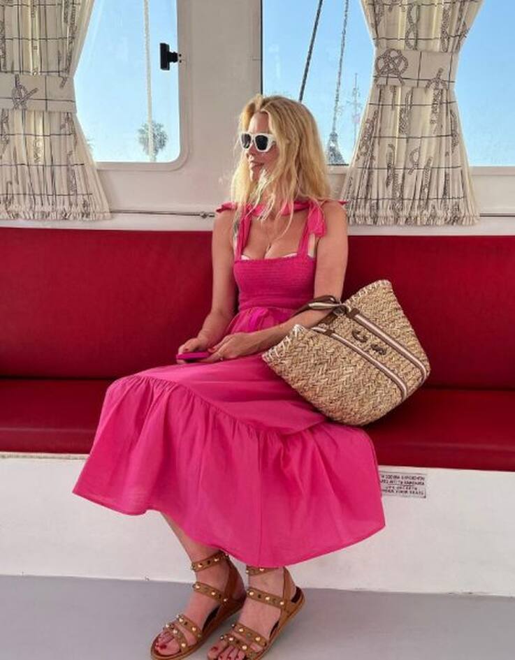 Κλόντια Σίφερ: Nέες φωτογραφίες από τις διακοπές της στην Ελλάδα