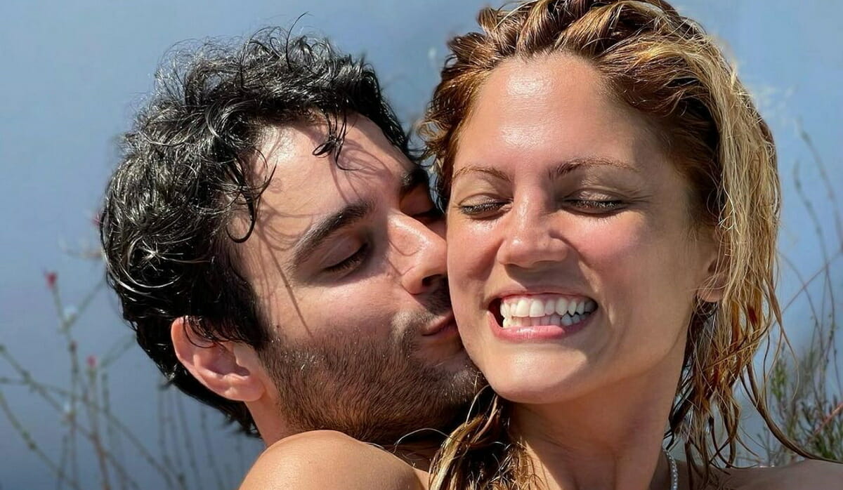 Μαίρη Συνατσάκη - 'Ιαν Στρατής: το χρονικό μιας σχέσης που ήταν οικογένεια από την πρώτη στιγμή