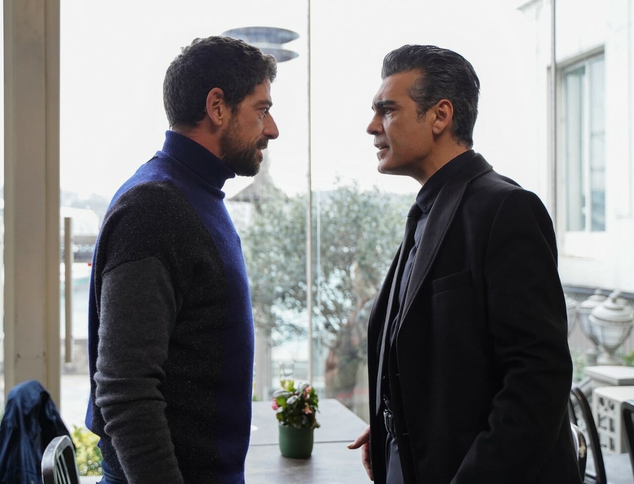 Άπιστος: ο Βολκάν προσπαθεί να τρομοκρατήσει τον φίλο της Ασιγιά (βίντεο)