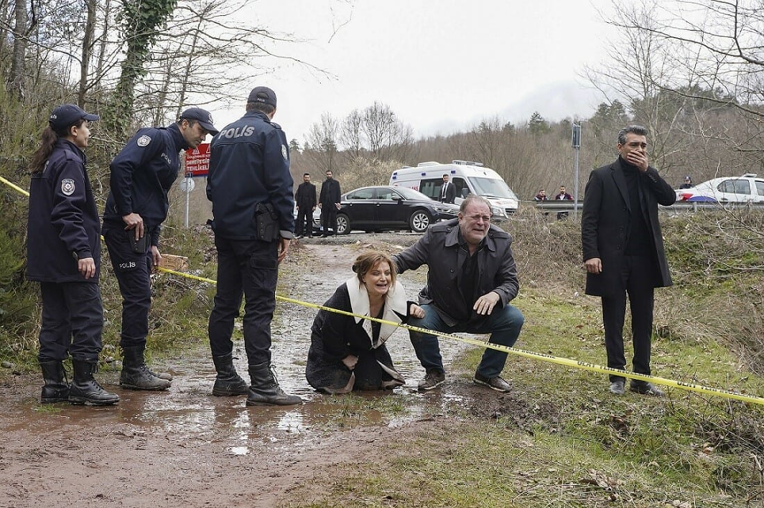 Άπιστος: όλη η πόλη ψάχνει για να βρεθεί η Ντερίν