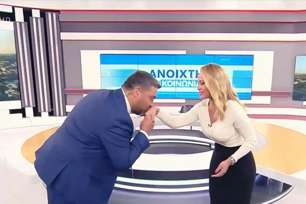 Ανοιχτή Επικοινωνία: πρεμιέρα για τον Μάνο Νιφλή και τη Χρύσα Φώσκολου