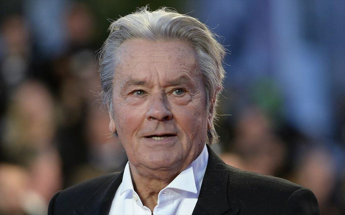 Αλέν Ντελόν: Δείτε πως είναι στα 86 του ο θρυλικός ηθοποιός