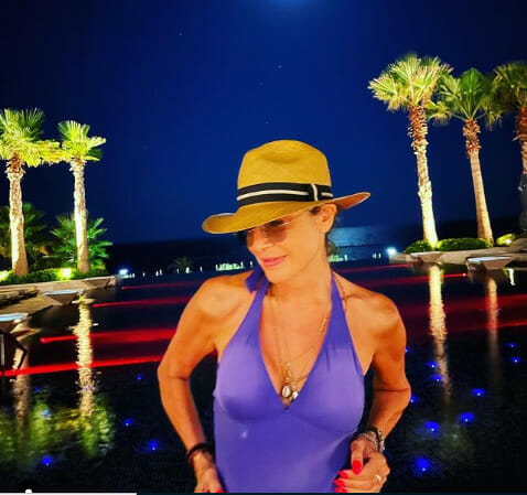 Άννα Βίσση: Έκανε νυχτερινό μπάνιο στην Κύπρο