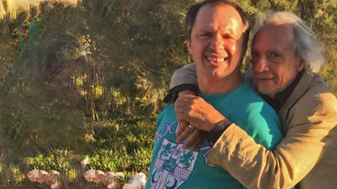 Δημήτρης Κολλάτος: «H γυναίκα μου αυτοκτόνησε γιατί δεν μπόρεσε να αντέξει ότι έχει γεννήσει ένα αυτιστικό παιδί»