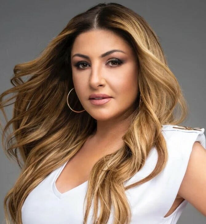 Έλενα Παπαρίζου: Αποκάλυψε κατά λάθος τους κριτές του «The Voice»;