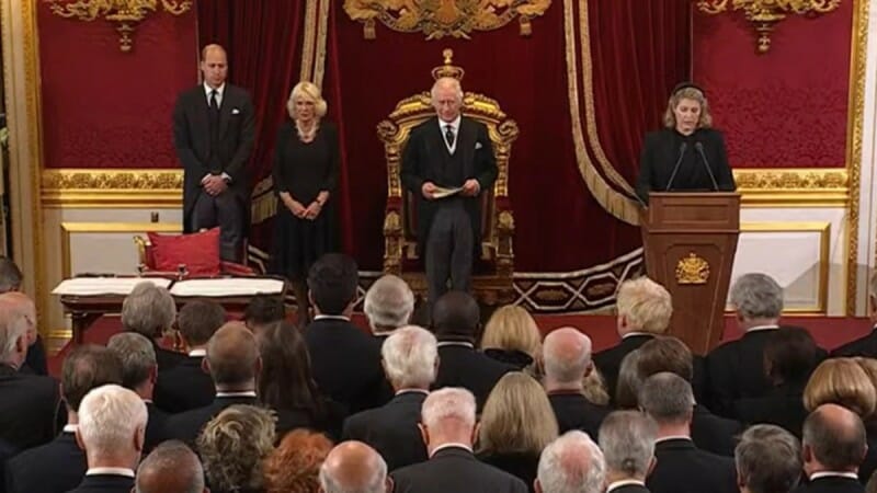 Κάρολος: Ανακηρύχθηκε και επίσημα βασιλιάς της Βρετανίας