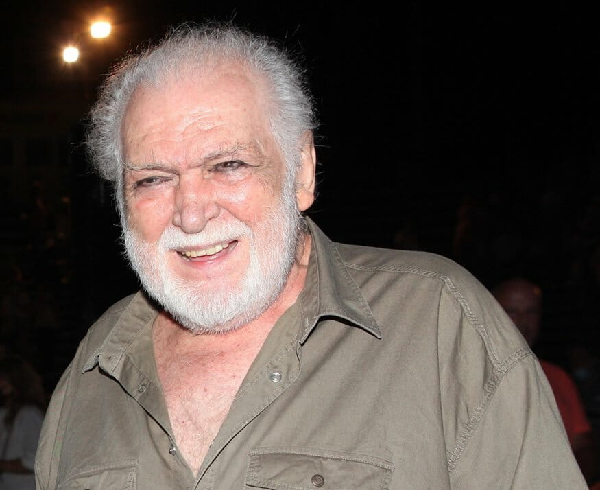 Κώστας Καζάκος: Προσφέρει το σώμα του στην Ιατρική Σχολή