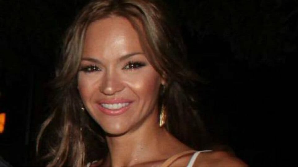 Νικολέττα Καρρά: Οι πρώτες φωτογραφίες της ηθοποιού από τον ρόλο της στη σειρά «Αυτή η νύχτα μένει»