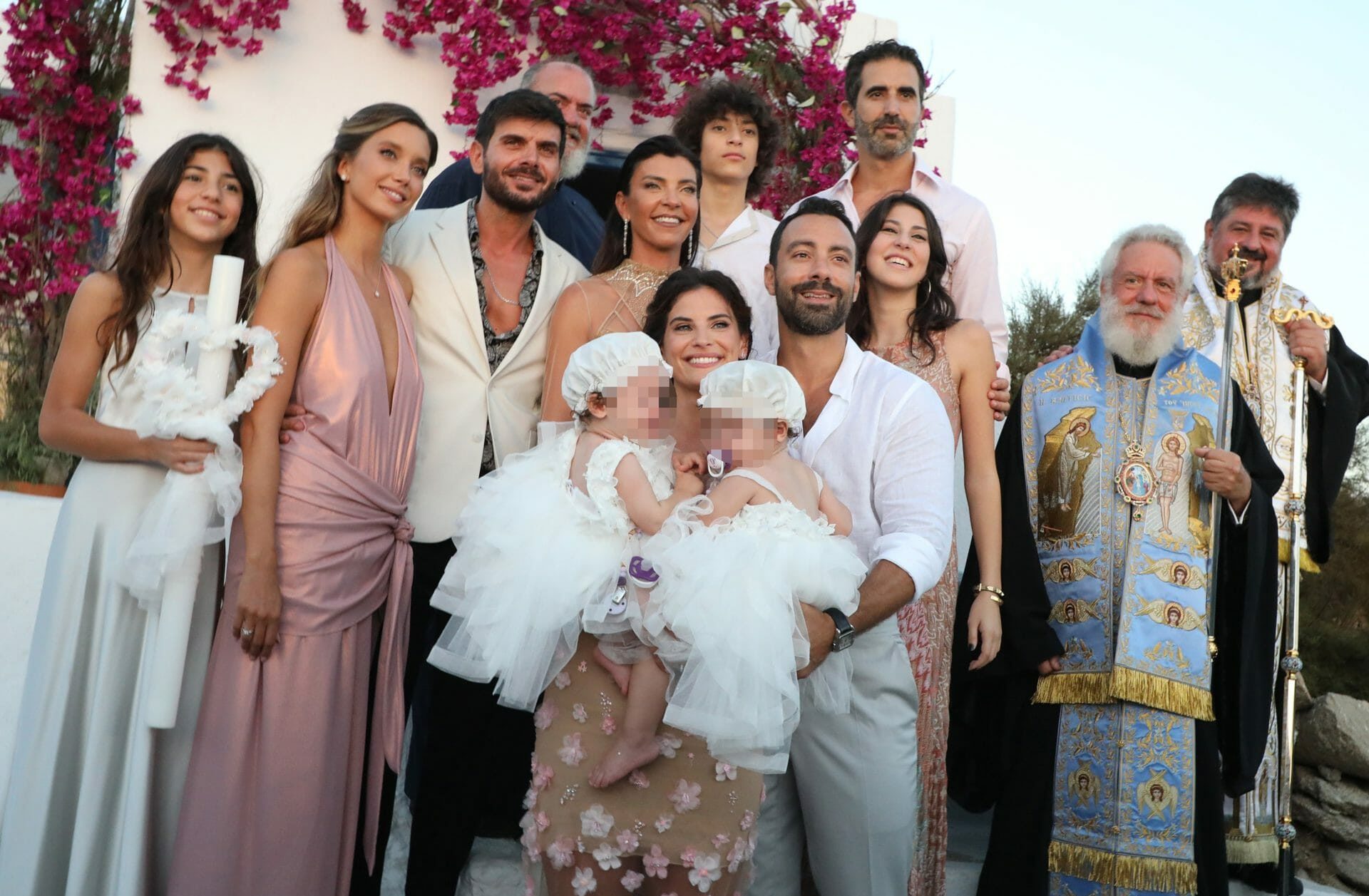 Τανιμανίδης - Μπόμπα: Όσα έγιναν στην βάφτιση των διδύμων στη Μύκονο