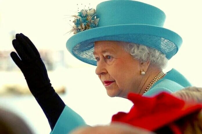 Βασίλισσα Ελισάβετ: Το «Crown» σταματά τα γυρίσματα ως ένδειξη πένθους για τον θάνατό της