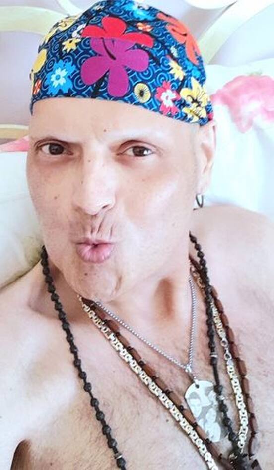 Γιώργος Δασκαλάκης: Φανερά καταβεβλημένος ο τραγουδιστής - Το μήνυμα για το σοβαρό πρόβλημα της υγείας του