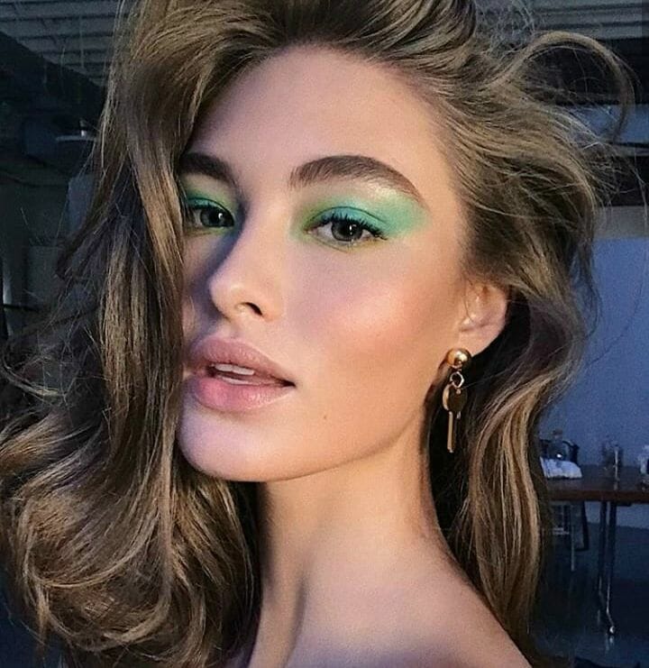 Πράσινη σκιά ματιών: Εσύ θα το τολμήσεις; Δες τα ωραιότερα looks