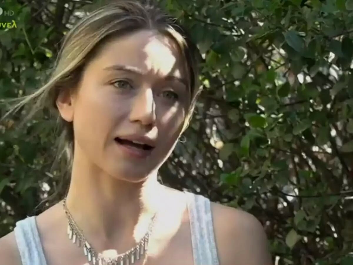 Ευθαλία Παπακώστα: Συγκινεί η ηθοποιός από το Μαύρο Ρόδο – «Έχασα και τους δύο γονείς μου»