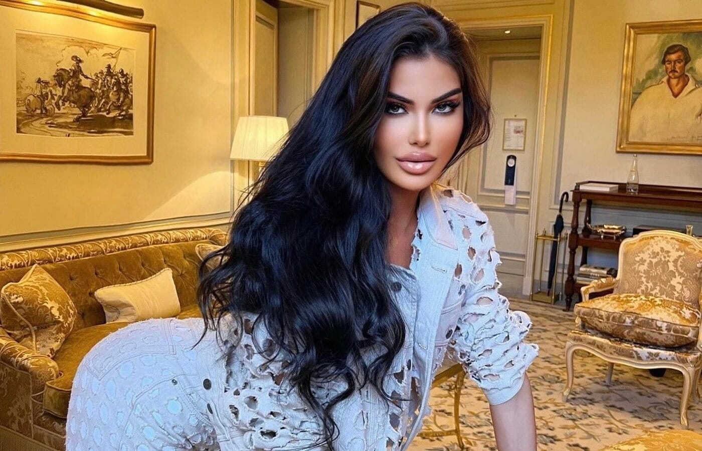 Ιωάννα Μπέλλα: Το υπερβολικό photoshop σε εξώφυλλο περιοδικού έφερε θύελλα αντιδράσεων στο διαδίκτυο