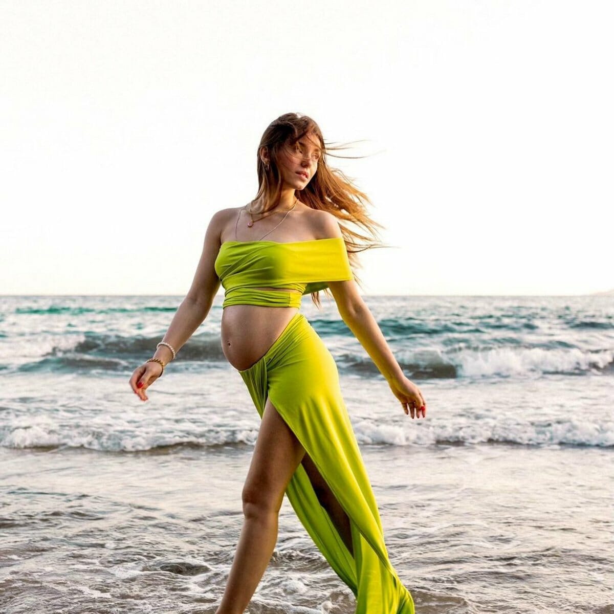 Ιωάννα Σιαμπάνη: Nέες φωτογραφίες από το μαιευτήριο, μετά τη γέννηση του γιου της