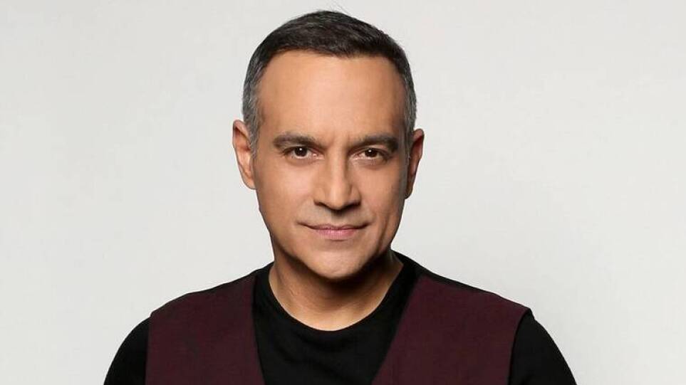 Με κοιλιακούς και σγουρό μαλλί: Έτσι ήταν ο Κρατερός Κατσούλης πριν 28 χρόνια