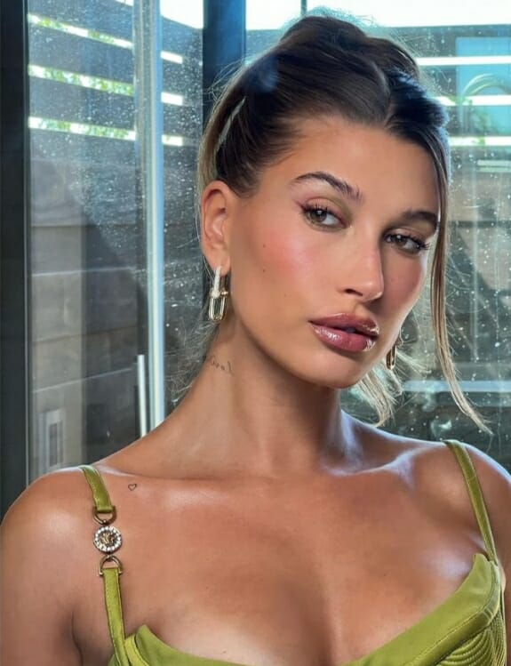 Λιπ γκλος: Ζουμερά και σέξι χείλη τον χειμώνα