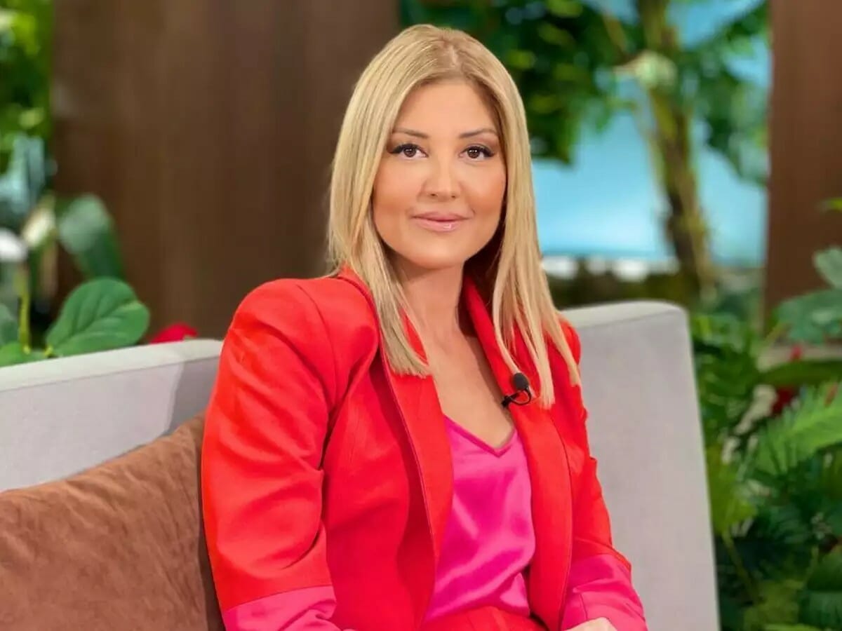 Ράνια Τζίμα: Τα παιδικά χρόνια, η δημοσιογραφία, ο γάμος και η μητρότητα