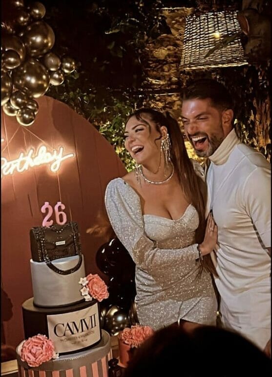 Βρισηίδα Ανδριώτου: Λαμπερά γενέθλια με τετραώροφη τούρτα!