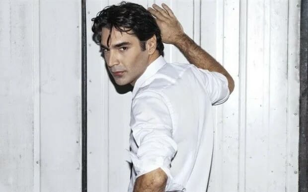 Χριστόφορος Παπακαλιάτης: Η φωτογραφία με τον πατέρα του από τα παιδικά του χρόνια