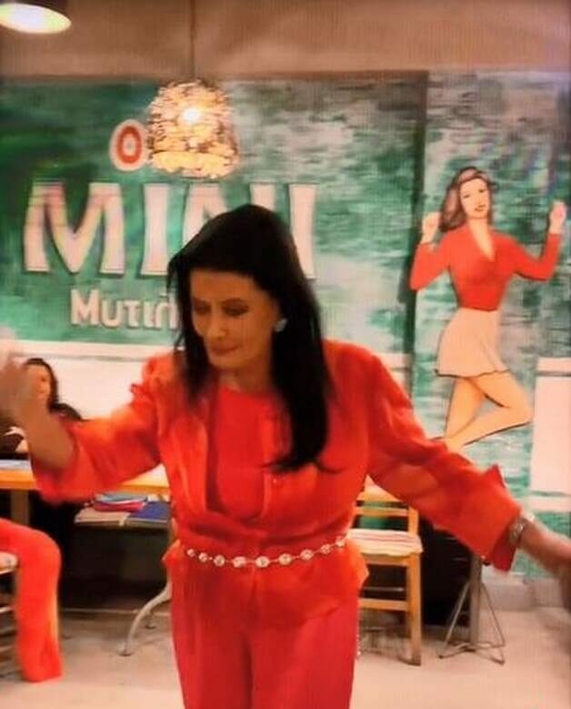 Η Ζωζώ Σαπουντζάκη χορεύει Κωνσταντίνο Αργυρό και γίνεται viral!