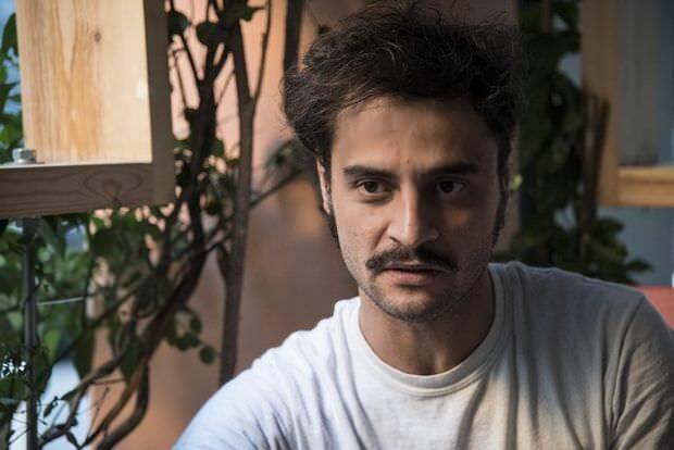 Αινείας Τσαμάτης: Ερωτευμένος ο ηθοποιός από τη σειρά «Αυτή η Νύχτα Μένει» με γνωστή σκηνοθέτιδα