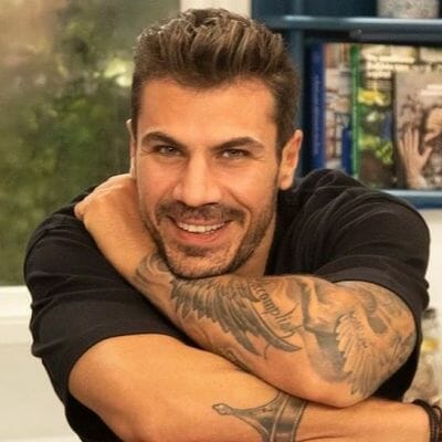 Άκης Πετρετζίκης: Δείτε πώς απάντησε στο τρολάρισμα για μελομακάρονα με βρώμη